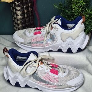 Stylish White and Pink Kids Sneakers Zs 6.5 Y